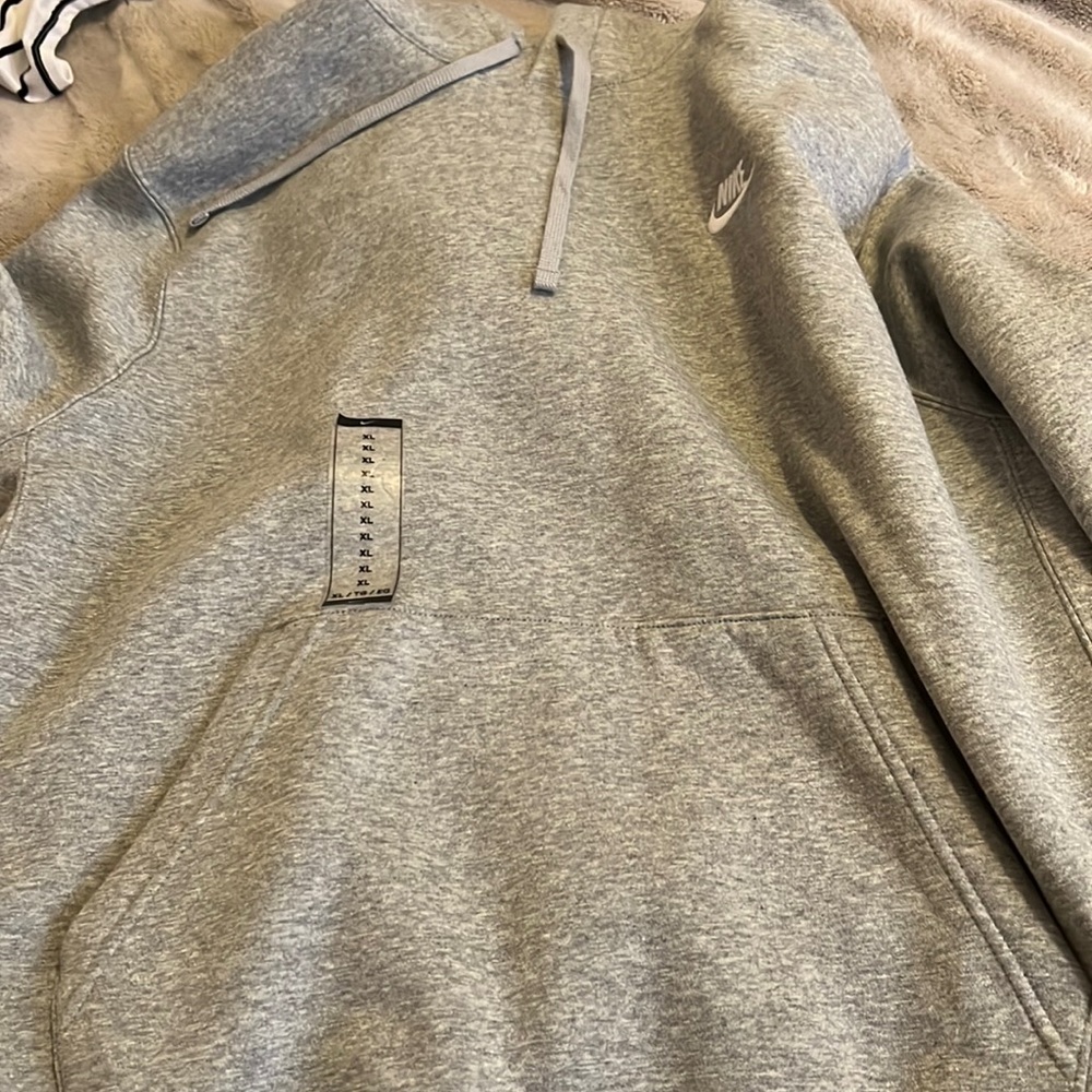 brand new gray nike sweatshirt